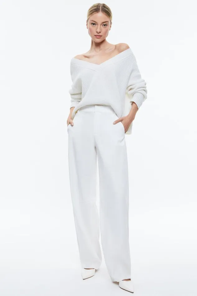 Alice Olivia Alita Relaxed V Neck Pullover Soft White Women Sweaters