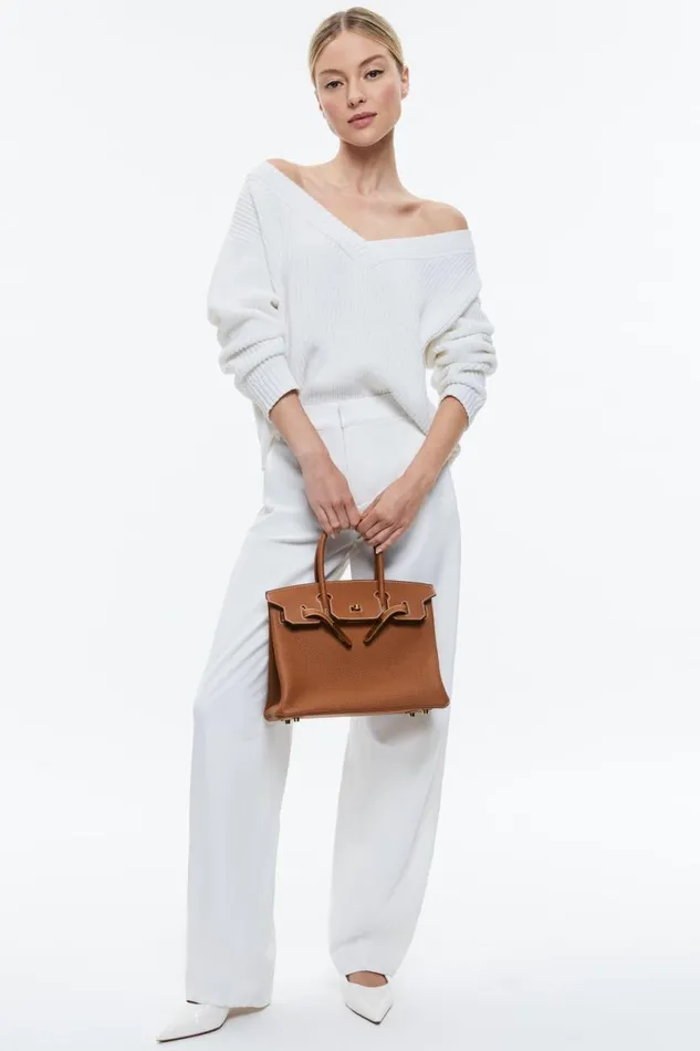 Alice Olivia Alita Relaxed V Neck Pullover Soft White Women Sweaters