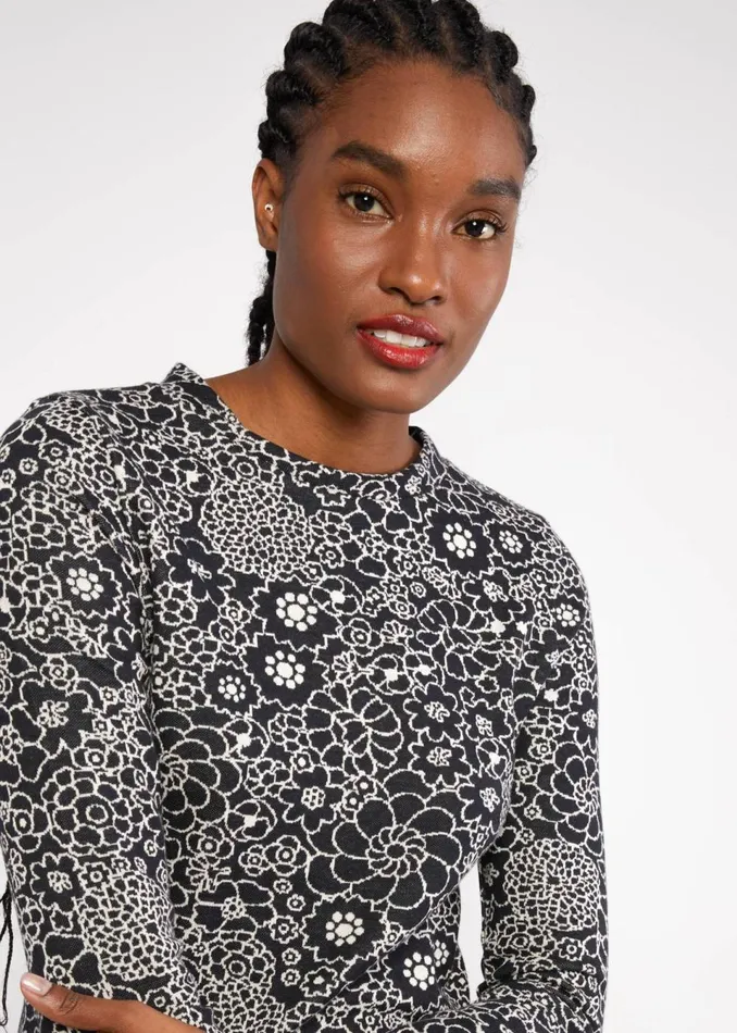 Blutsgeschwister Knitted Top Safe And Warm Turtle Black Women Tops