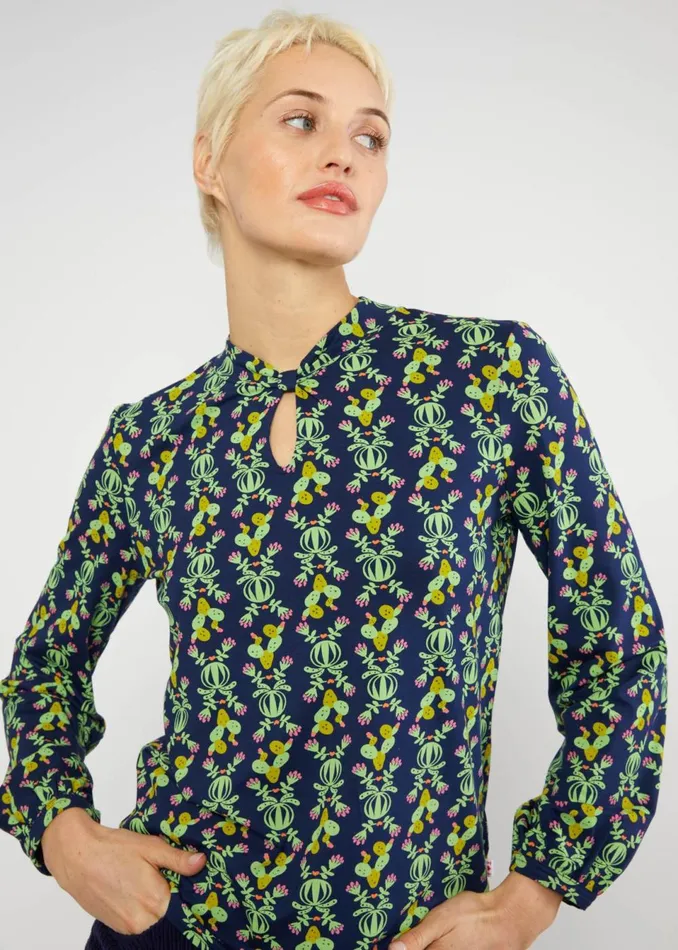 Blutsgeschwister Longsleeve Oh My Knot Blue Women Tops