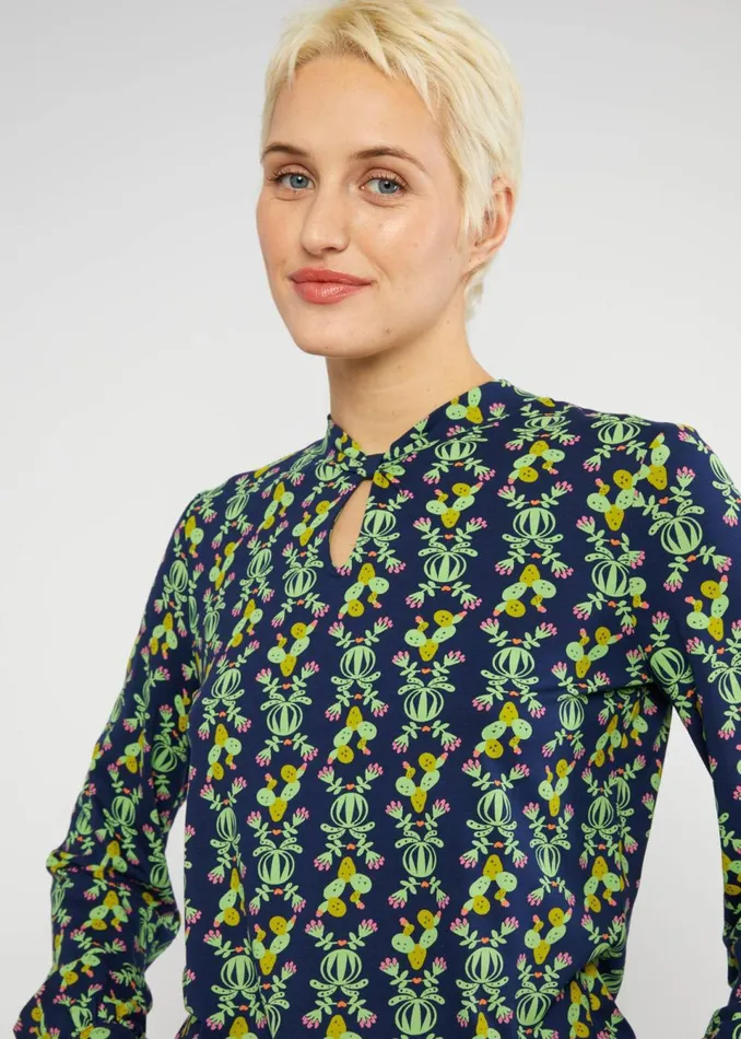 Blutsgeschwister Longsleeve Oh My Knot Blue Women Tops
