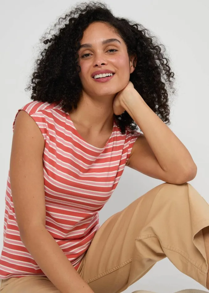 Blutsgeschwister Sleeveless Top Boxy Babe Red Women Tops