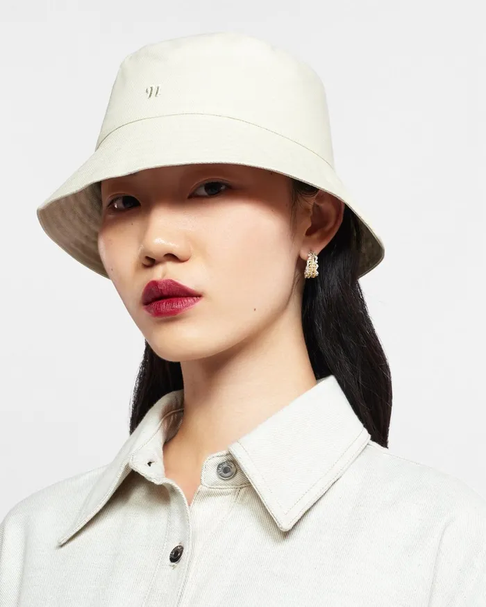 Caran CottonCanvas Bucket Hat Shell Symbol WomenMen Nanushka Hats and Caps