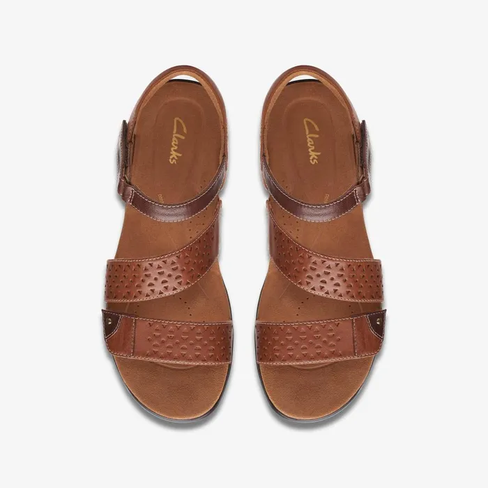 Kitly Way Tan Leather Women Clarks Sandals and Flip Flops
