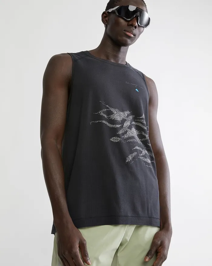 Men 125 Lignum Britta Tanktop Britta MarakattLabba Ruby Red Klttermusen TShirts