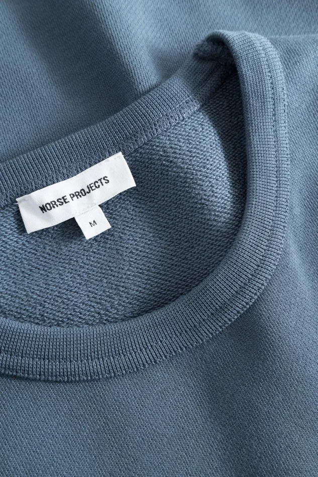 Men Arne Relaxed Organic Chain Stitch Logo Sweatshirt Steel Blue Norse Projects Sweatshirts