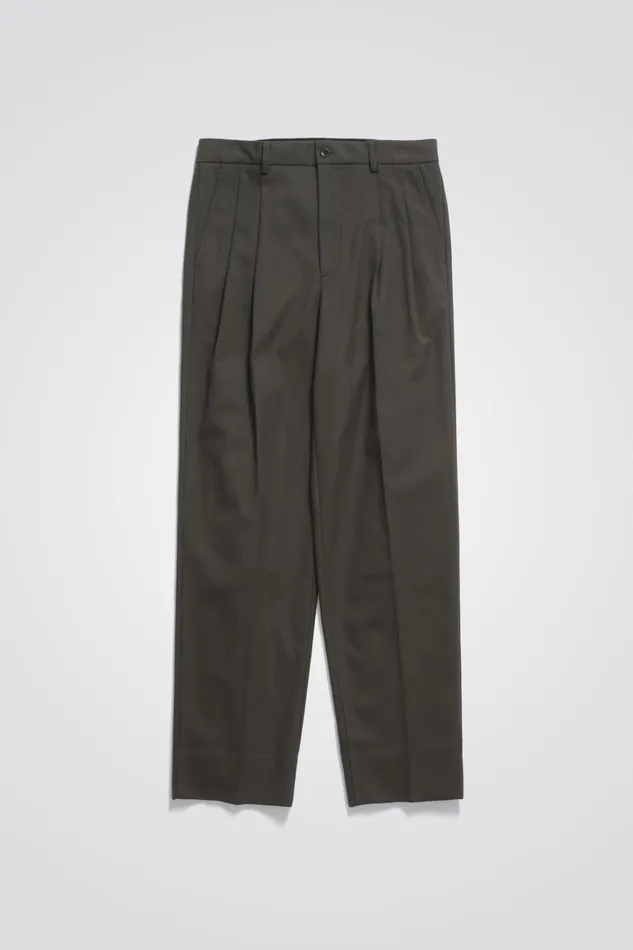 Men Benn Relaxed Pleated Trouser Beech Green Norse Projects Trousers