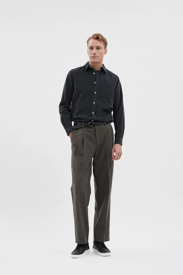 Men Benn Relaxed Pleated Trouser Beech Green Norse Projects Trousers