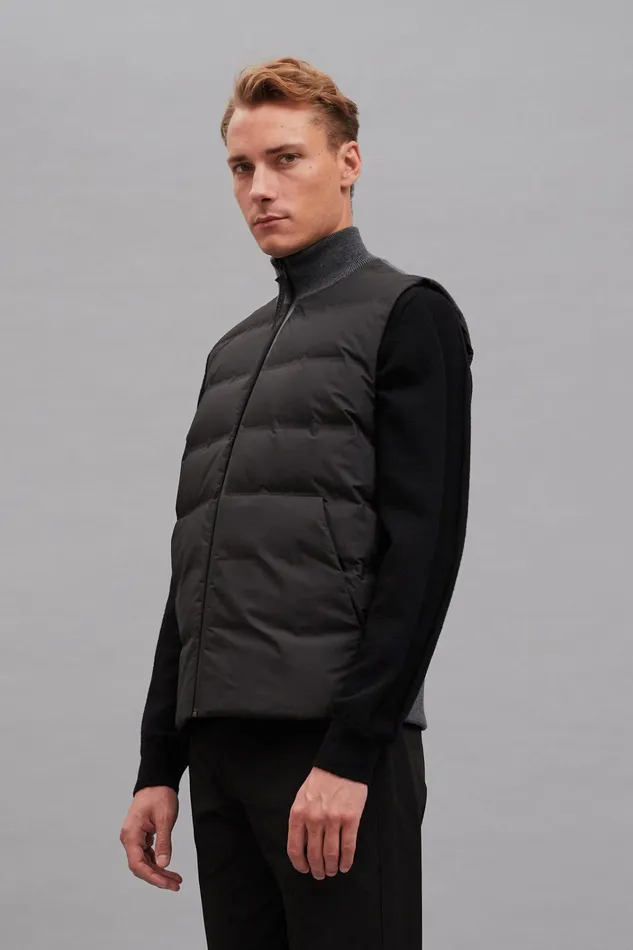 Men Pertex Shield Hybrid Knit Gilet Black Norse Projects Outerwear