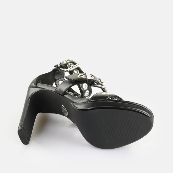 Pepper Belt Black Buffalo Heels