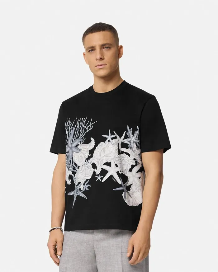 Versace TShirts and Polos Barocco Sea Graphic TShirt Blackprint 8211 Men Versace TShirts and Polos Barocco Sea Graphic TShirt Blackprint 8211 Men