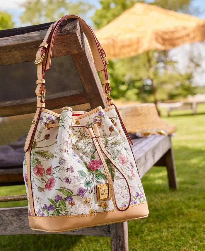 Woman Botanical Collection Drawstring White Dooney and Bourke Shoulder Bags Woman Botanical Collection Drawstring White Dooney and Bourke Shoulder Bags
