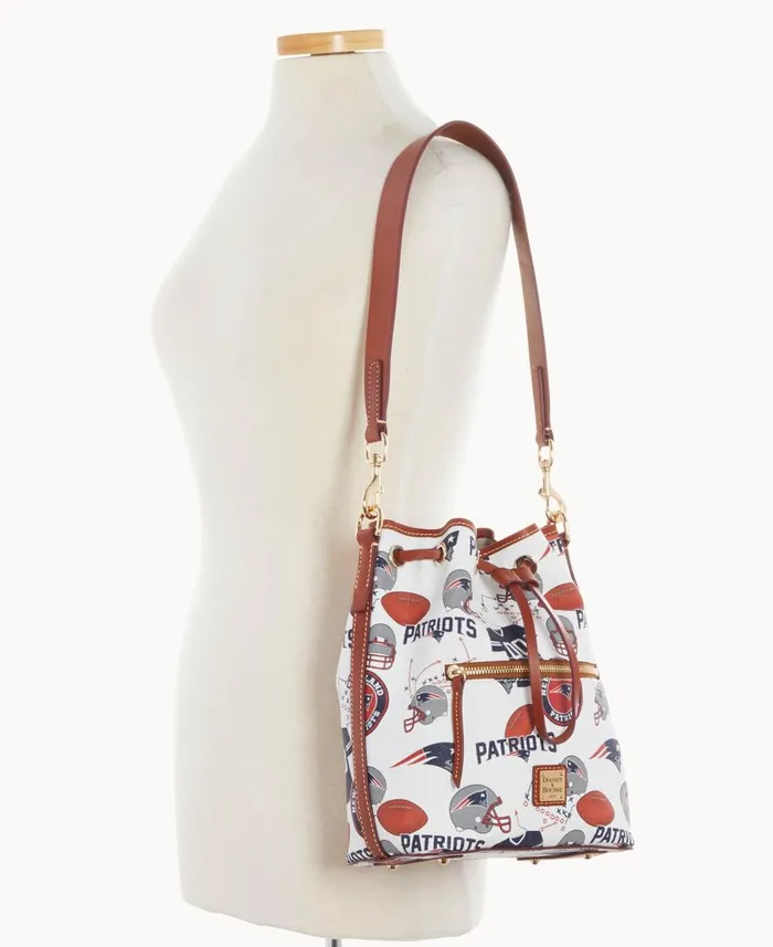 Woman NFL Patriots Drawstring Patriots Dooney and Bourke Shoulder Bags Woman NFL Patriots Drawstring Patriots Dooney and Bourke Shoulder Bags