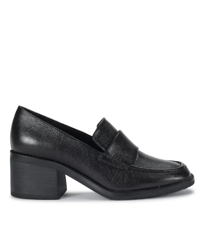 Women Accord Penny Loafer Black Baretraps Flats and Loafers