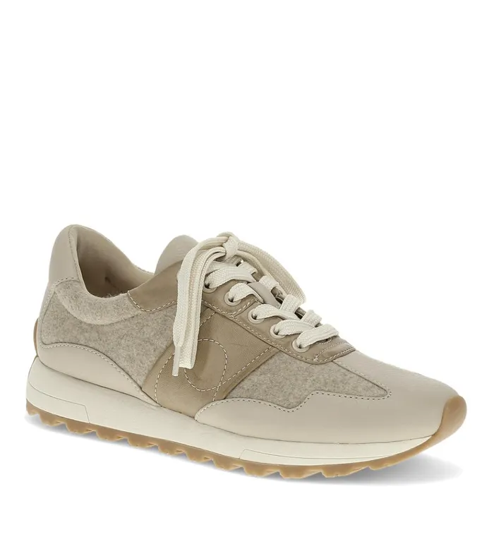 Women Gwenda Lace Up Sneaker Buff Baretraps Flats and Loafers