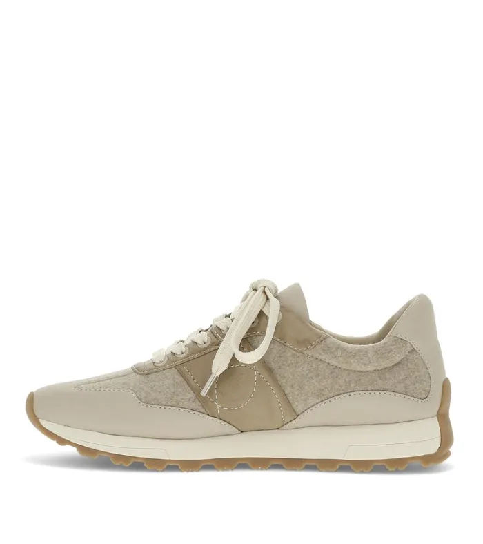 Women Gwenda Lace Up Sneaker Buff Baretraps Flats and Loafers