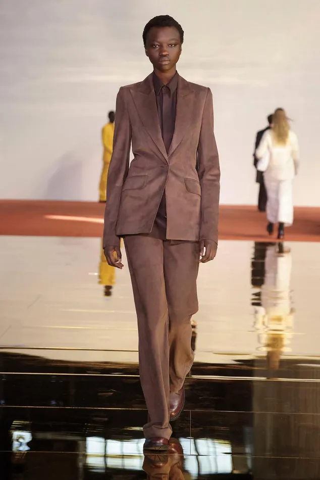 Women Leathers Gabriela Hearst Leiva Blazer In Chocolate Suede