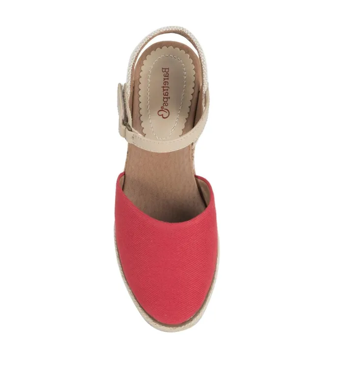 Women Ocean Closed Toe Wedge Sandal Red Baretraps Wedge Sandals
