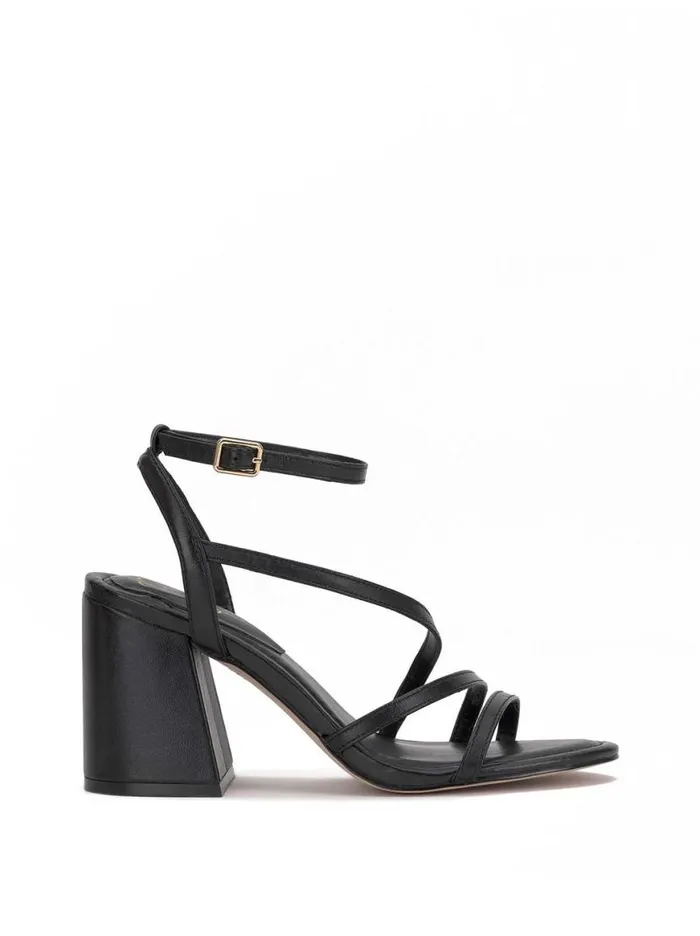Women Reyvin Strappy Sandal In Black Jessica Simpson Sandals