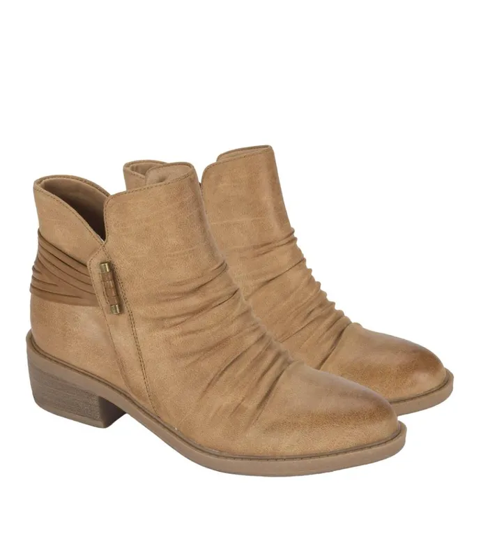 Women Sazzie Bootie Sand Baretraps Booties