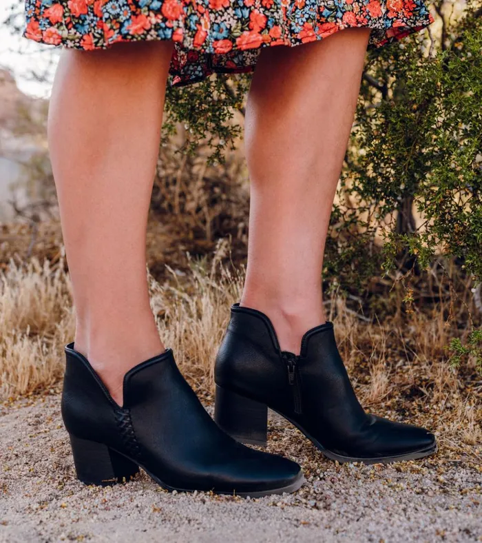 Women Tristen Ankle Bootie Black Baretraps Booties