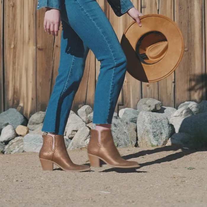 Women Yara Block Heel Bootie Bronze Baretraps Booties